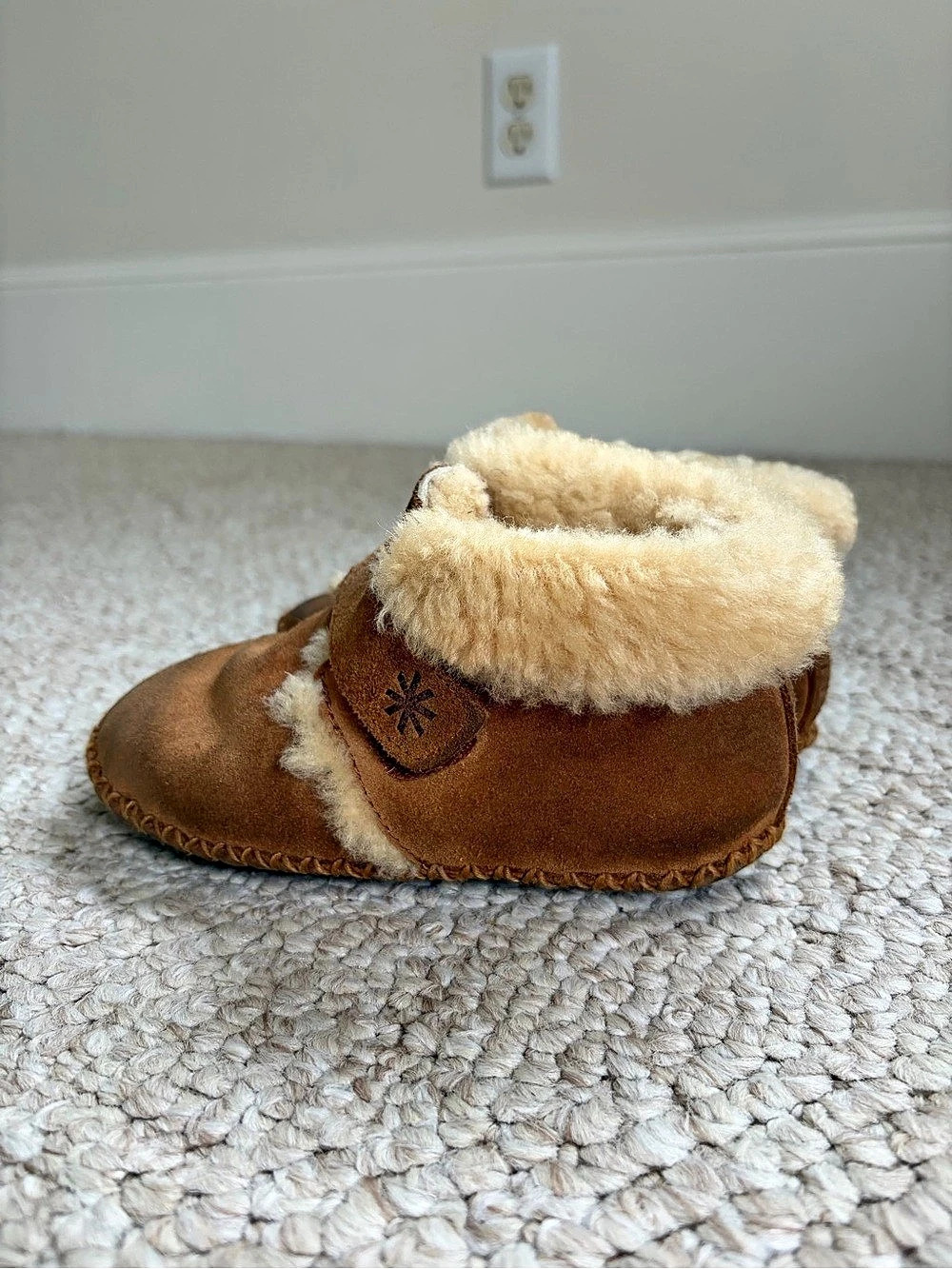 LL Bean Wicked Good slippers Toddler size 7-8 Brown Suede Booties